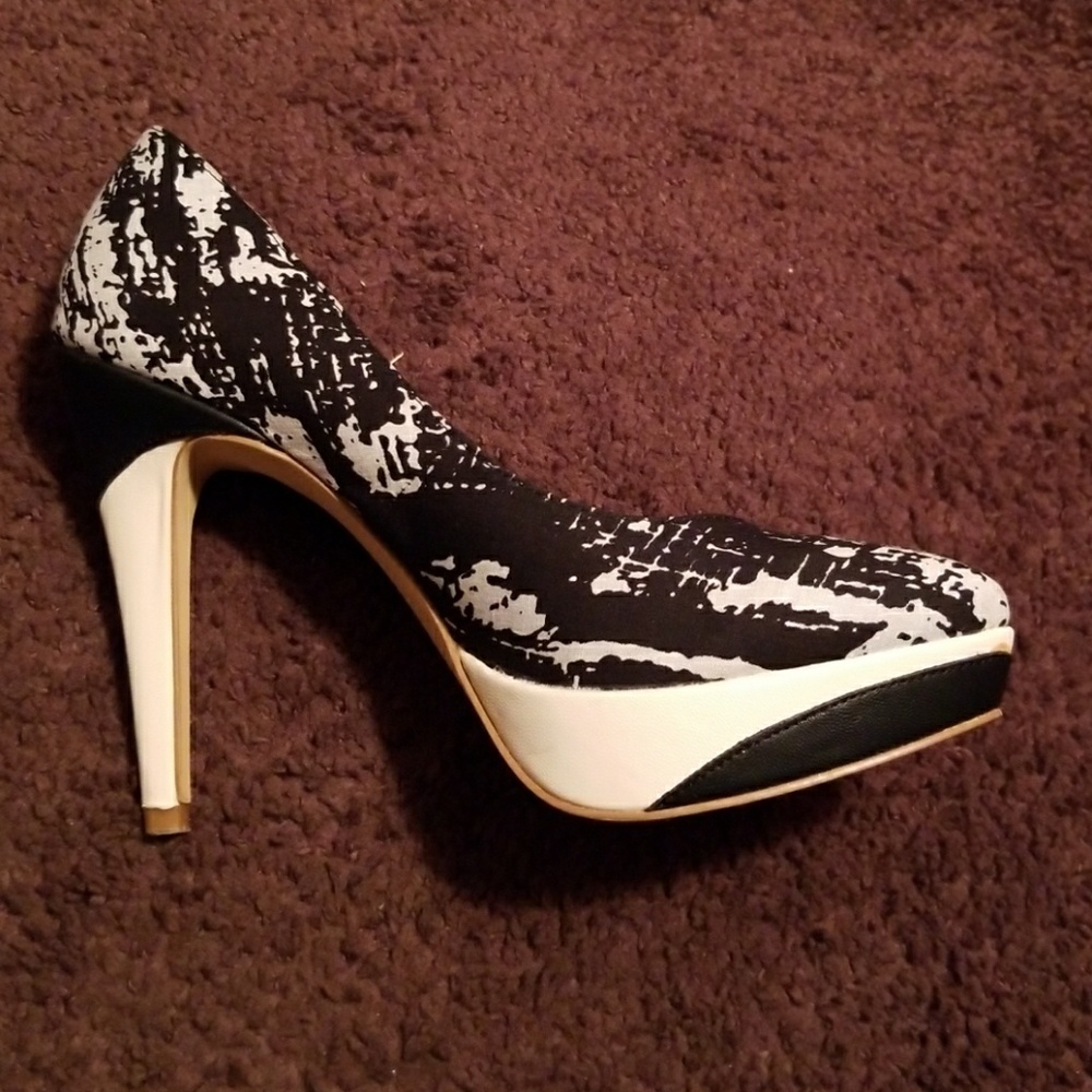 Pumps - Picture 4 of 4